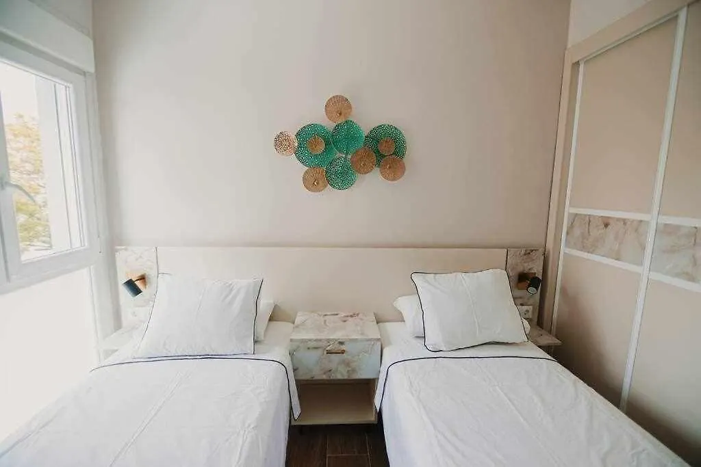 Lujoso Apartamento 贝纳尔马德纳 公寓