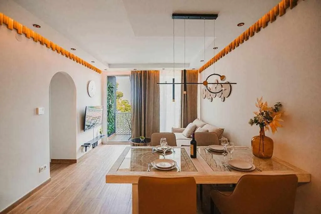 Lujoso Apartamento 贝纳尔马德纳
