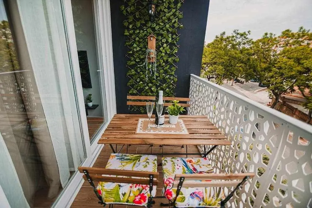 Lujoso Apartamento בנאלמדנה דירה